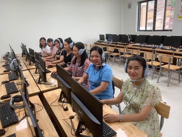 NÂNG CAO NĂNG LỰC NGOẠI NGỮ – SẴN SÀNG CHO HÀNH TRÌNH ĐỔI MỚI GIÁO DỤC
